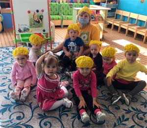 Развлечение для детей 2-3 лет «Курочка с цыплятами» (С участием родителей)